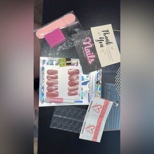 Pink Press-On Nails Set